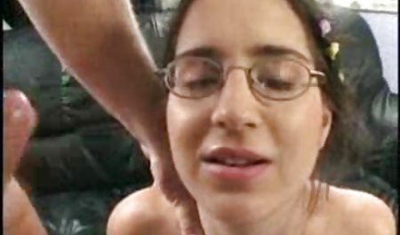 آبنوس Nipplepierced دادن tugjob شگفت انگیز است سکی پسر