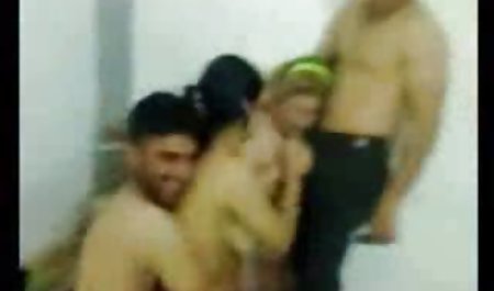 شلخته kinky 3 dicks را سرو سکس پسر خورد می کند