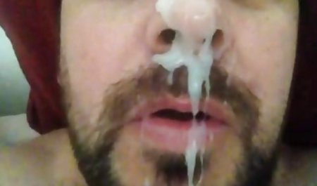 شخص فیلم سکس با دوست پسر ساده و معصوم لاغر سوار dildo بزرگ سیاه