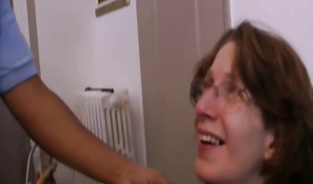 MILF من همسر ویدیوسکس مادروپسر BBW را در سبک سگهای لعنتی لباس زیر زنانه قرار داد