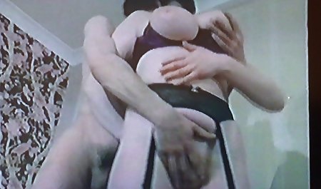 مشاعره بزرگ MILF انعطاف پذیر اولین باند سکس دوجنسه با پسر باند