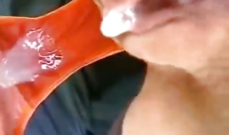 نمایش لزبین در جوراب شلواری و سکس پیرزن با پسر dildo